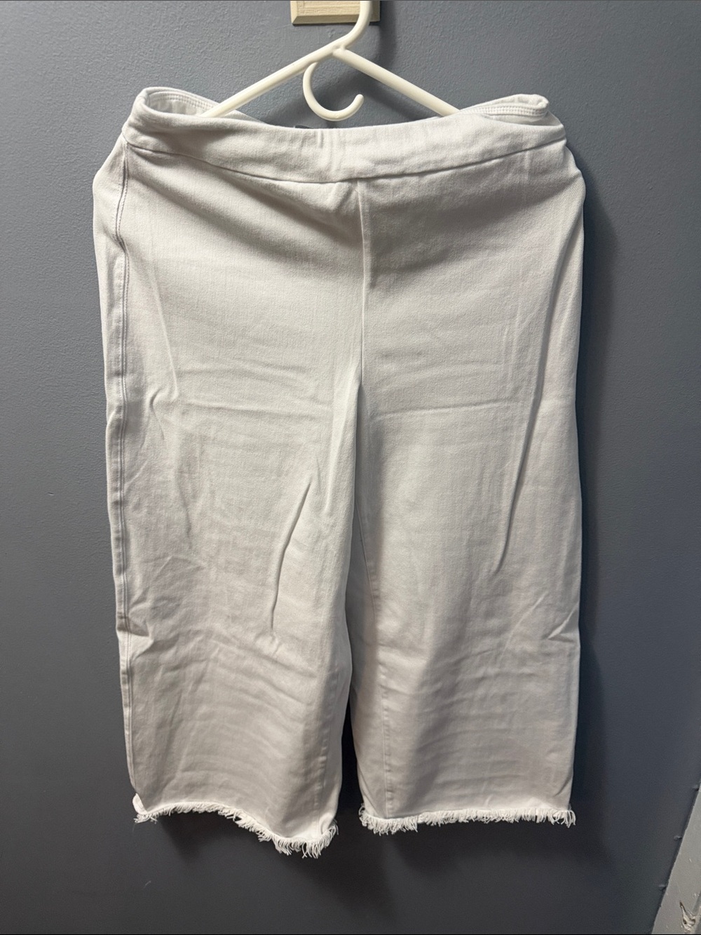 Women's White Frayed-Hem Capris - Pull-On Comfort